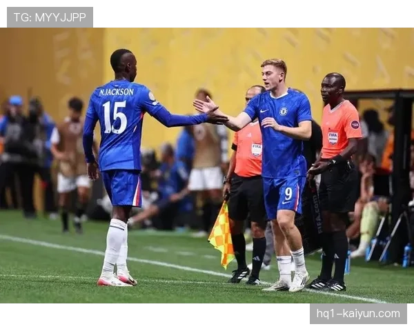 切尔西新援中卫与老将默契不足 决策冲突导致防线空间割裂